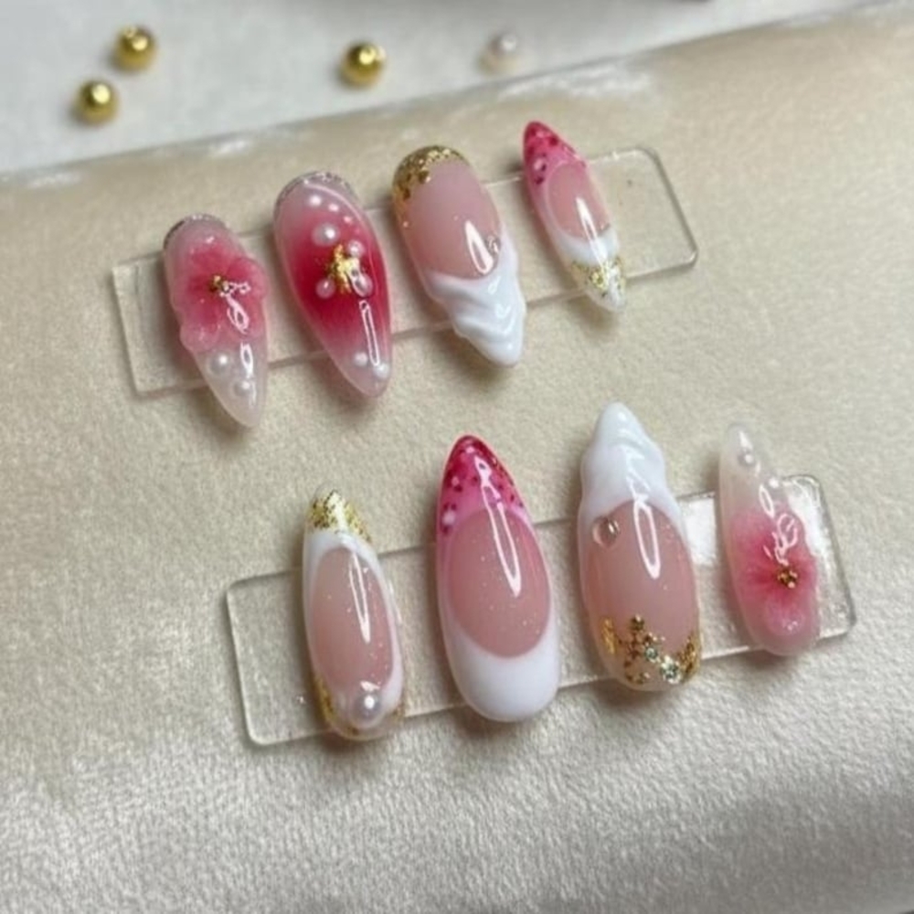 Elegant Pink and Gold Nail Art Set